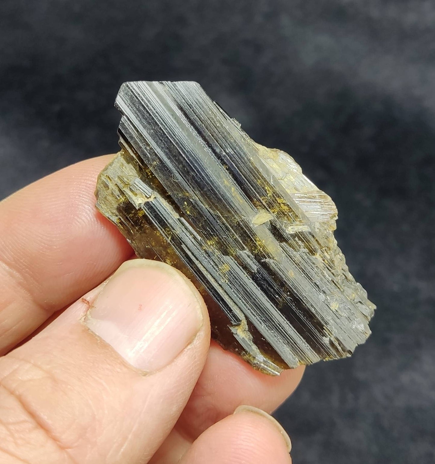 Epidote crystal 18.5 grams