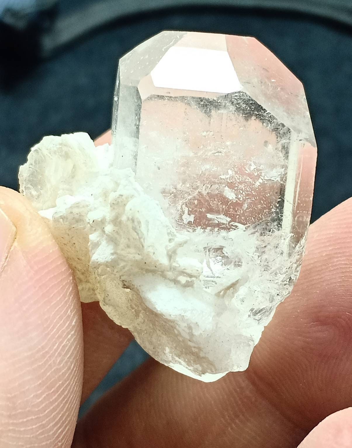 An amazing Single beautiful perfectly terminated colorless white Topaz crystal 33 grams