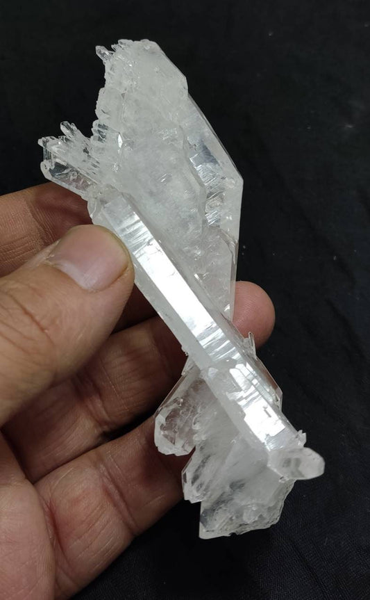 Unique shape Faden Quartz crystal 81 grams