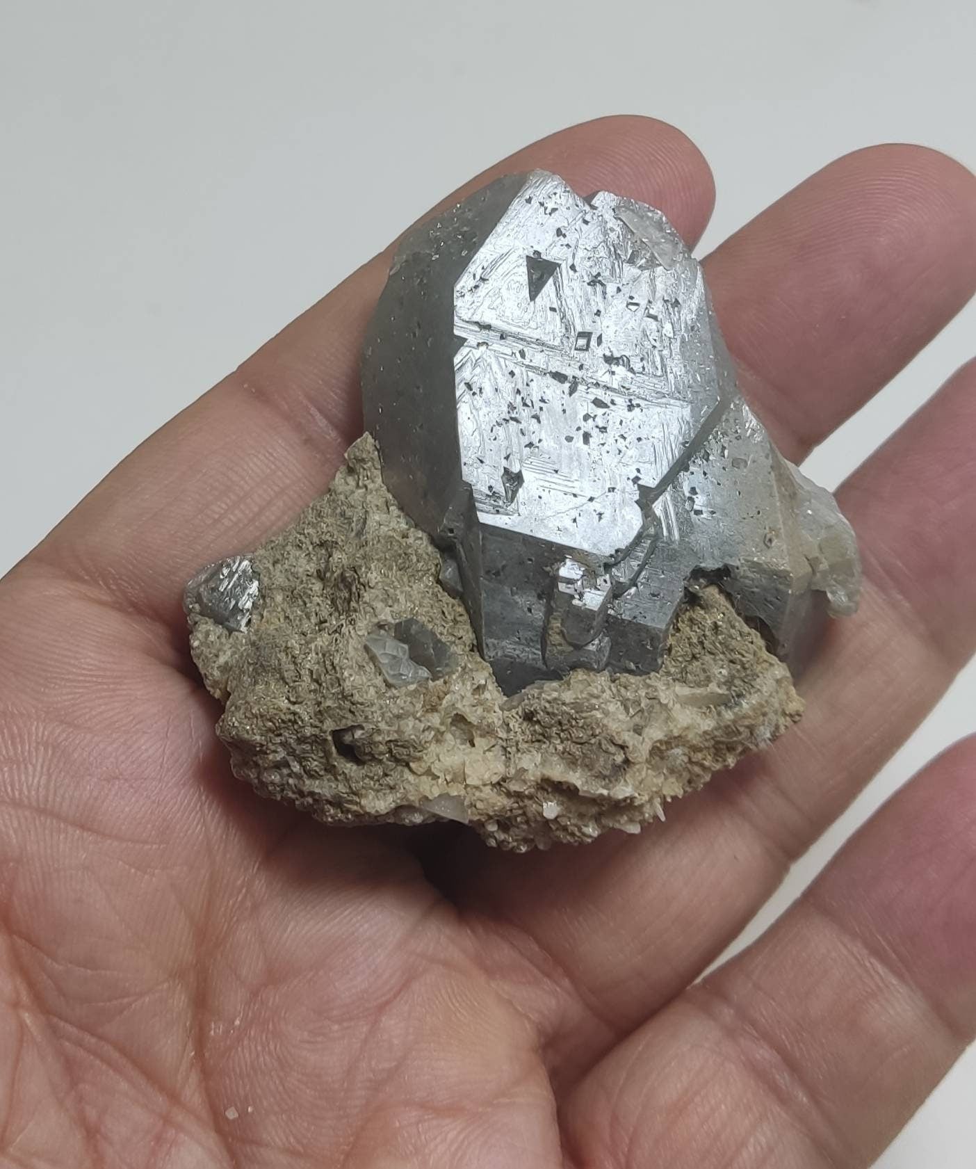 An amazing specimen of terminated lodolite quartz 66 grams