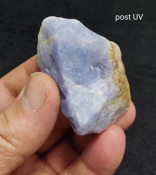 UV reactive Fluorescent rough Hackmanite 55 grams