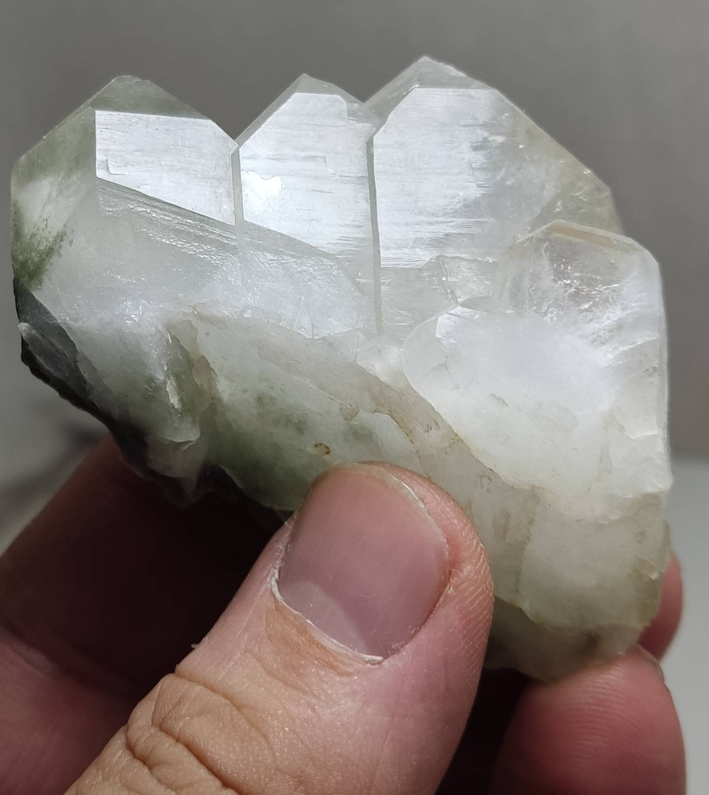 Natural terminated Chlorite Quartz 90 gram