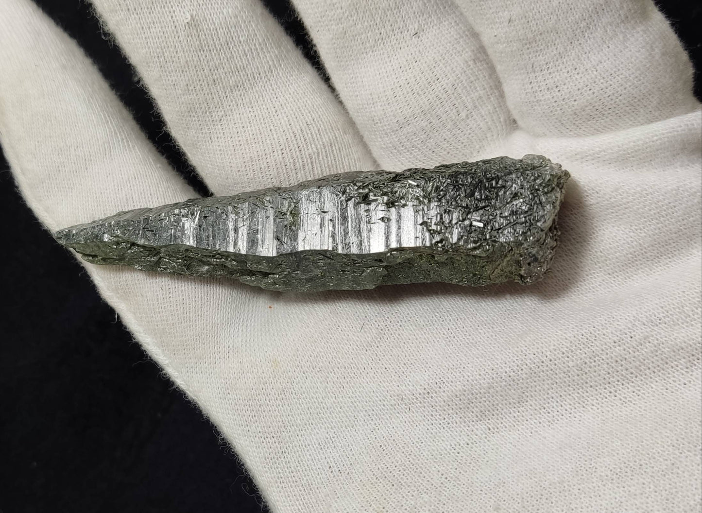 Natural beautifully terminated Chlorite Quartz crystal specimen 37 grams