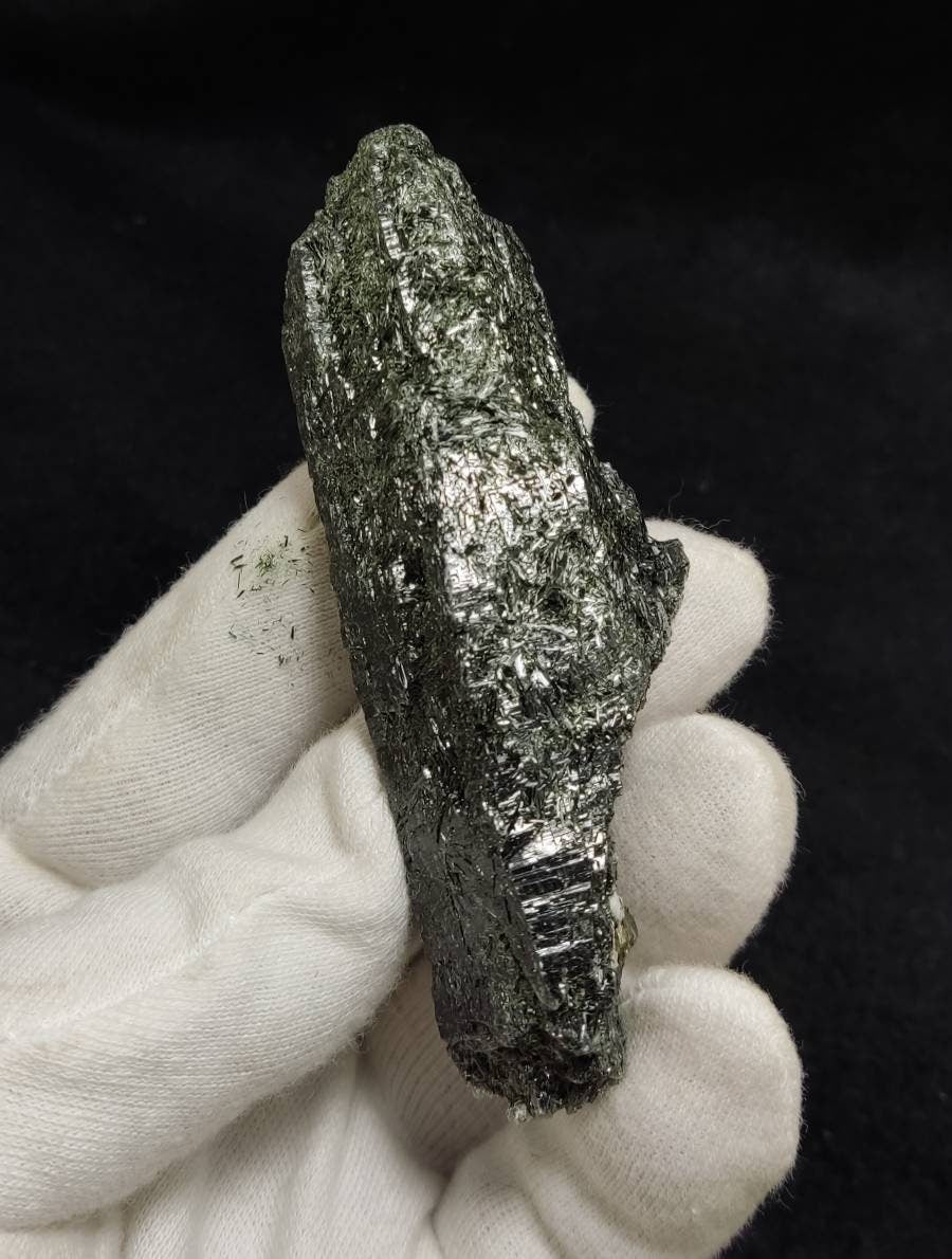 An Aesthetic Natural beautifully terminated Chlorite Quartz crystals specimen 93 grams
