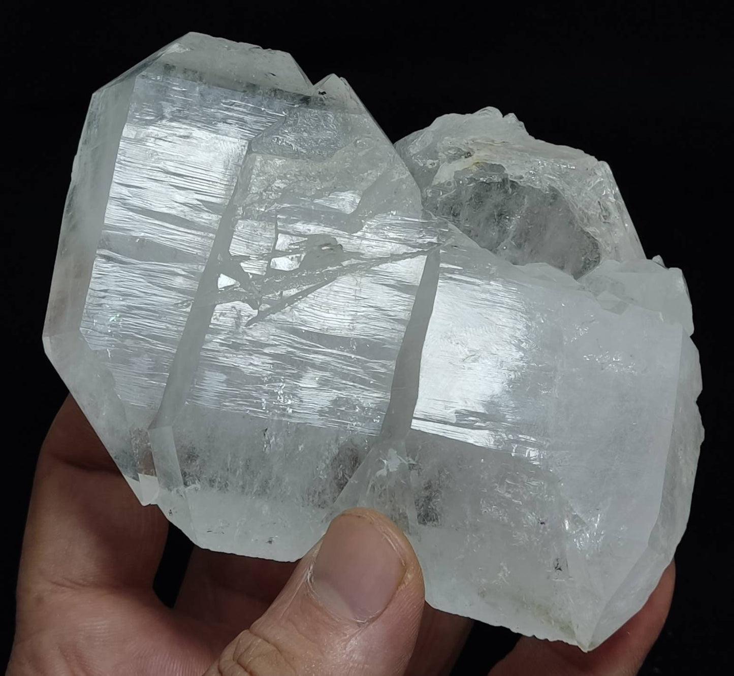 Faden Quartz crystal specimen 426 grams