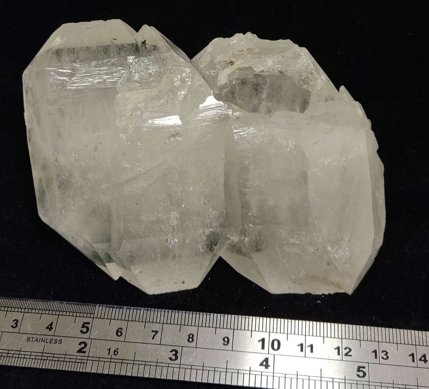 Faden Quartz crystal specimen 426 grams