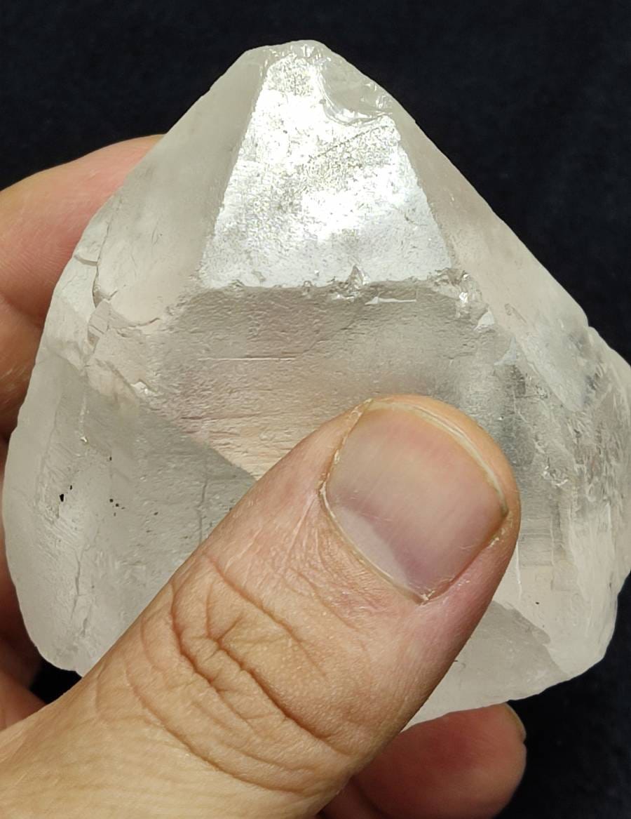 Natural clear terminated Quartz Crystal 306 grams