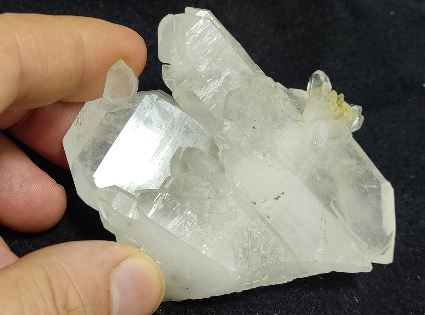 Single beautiful terminated Faden Quartz crystals specimen 152 grams