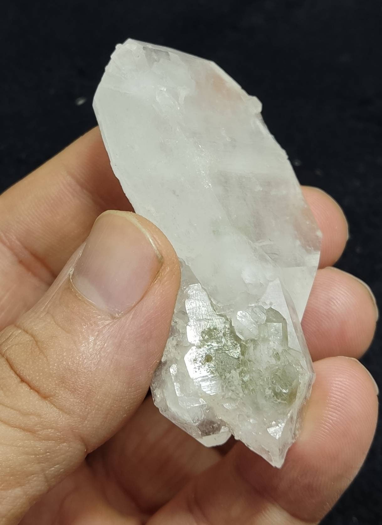 Single beautiful terminated Faden Quartz crystal specimen 46 grams