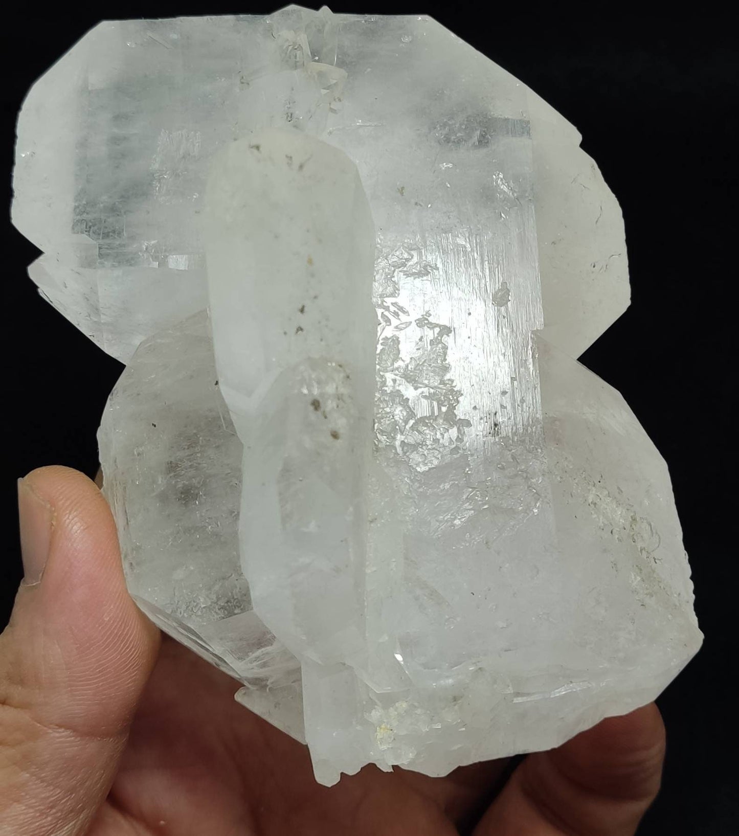 Faden Quartz crystal specimen 426 grams