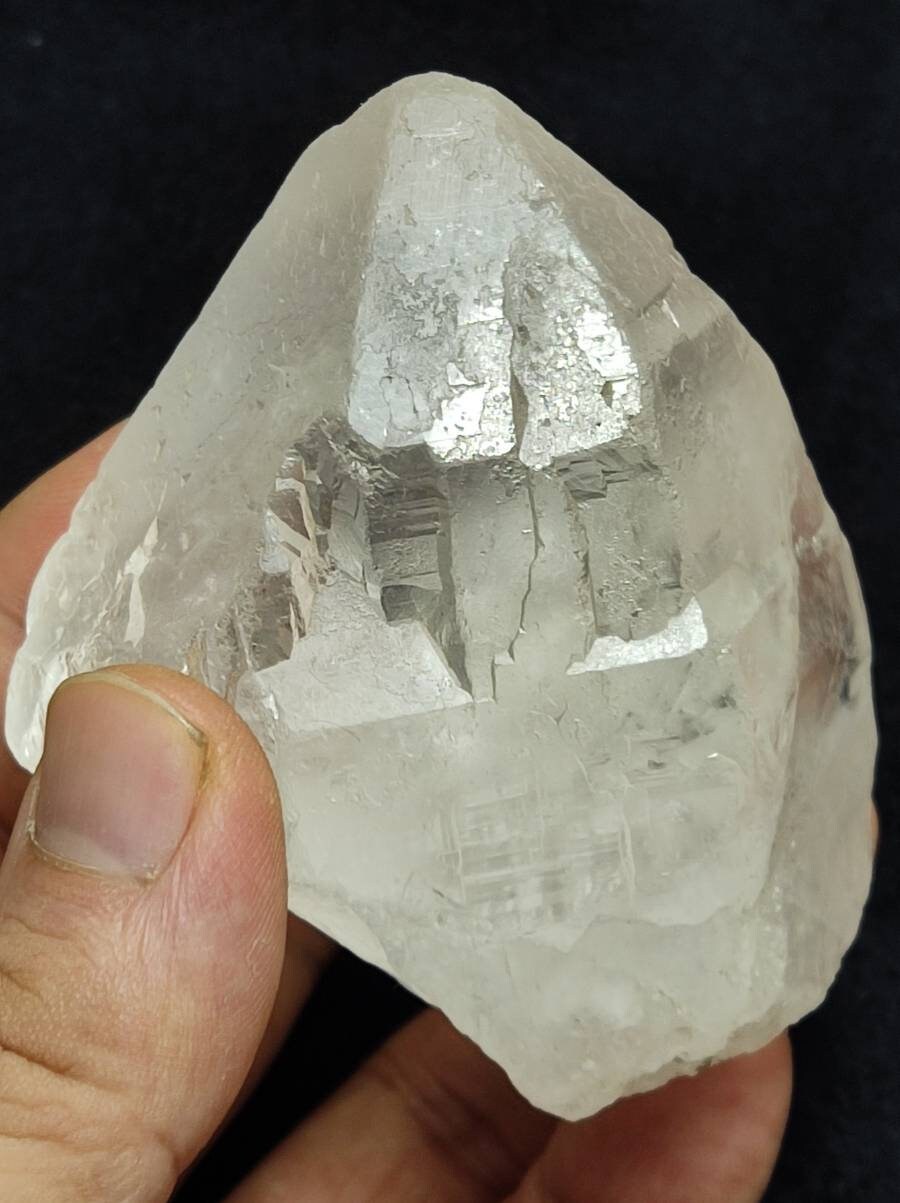 Natural clear terminated Quartz Crystal 306 grams