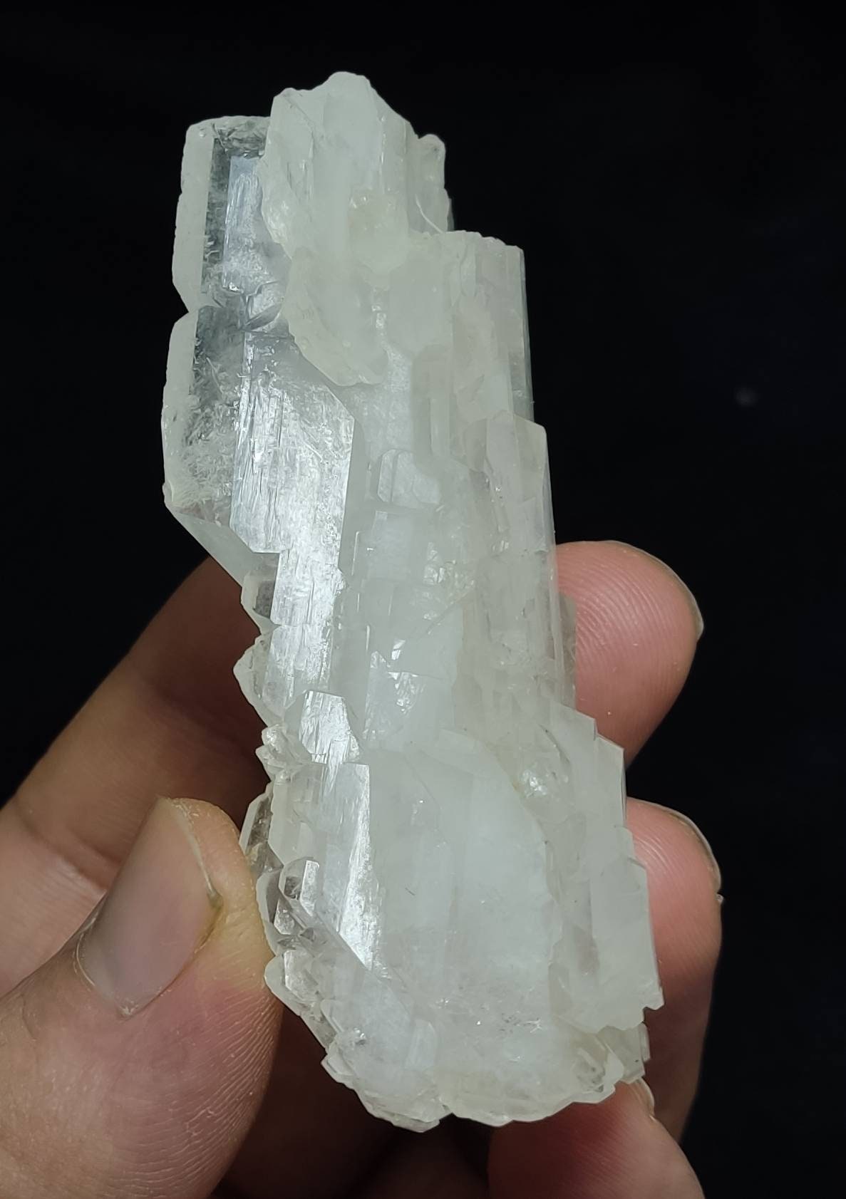 Single beautiful terminated Faden Quartz crystals specimen 72 grams