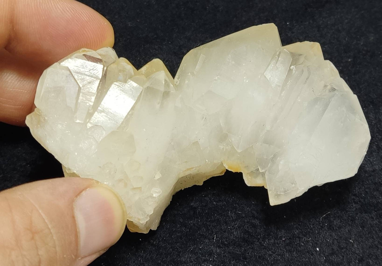 Quartz crystals cluster specimen 130 grams