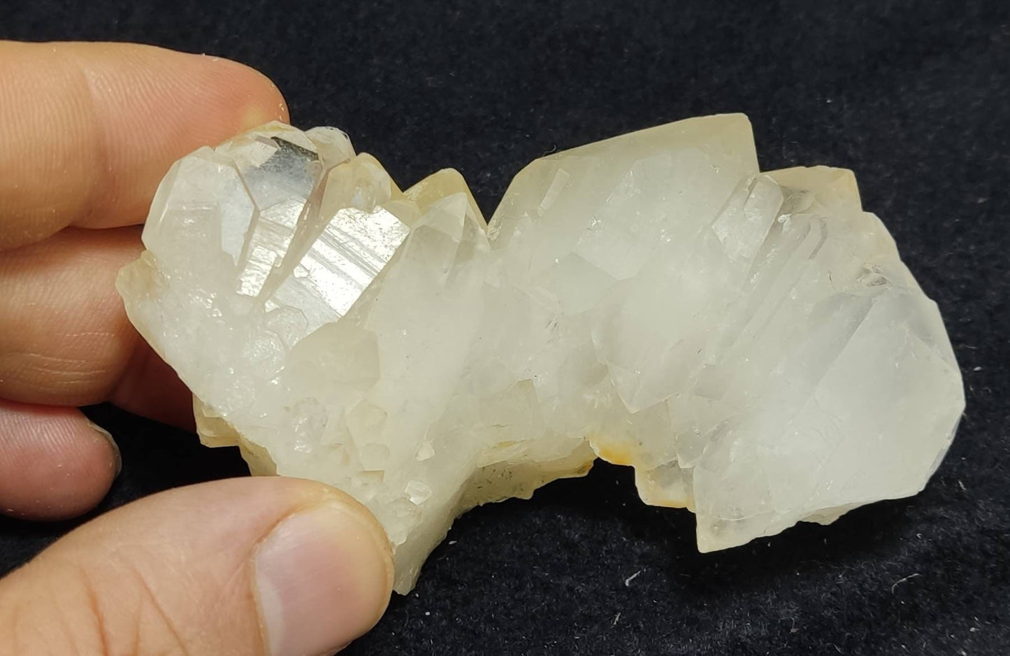 Quartz crystals cluster specimen 130 grams