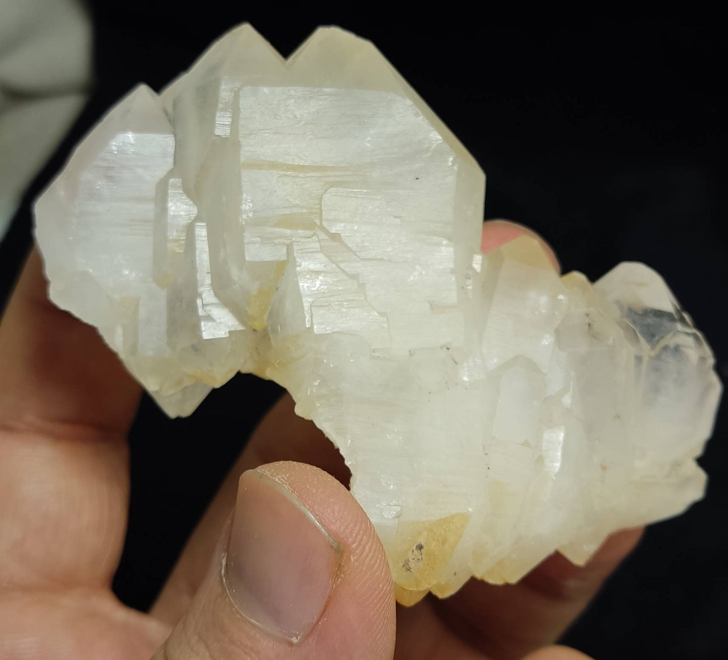 Quartz crystals cluster specimen 130 grams