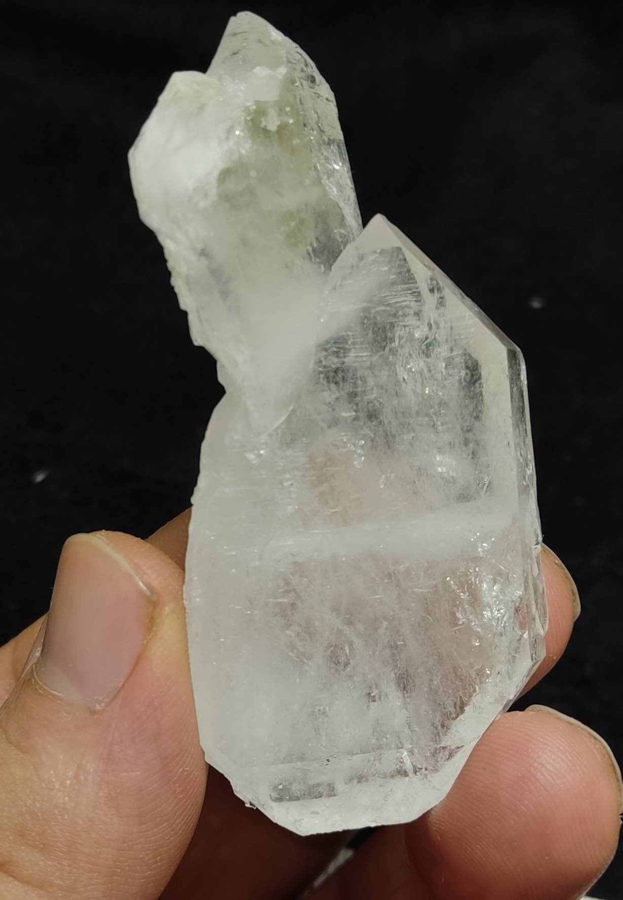Single beautiful terminated Faden Quartz crystal specimen 46 grams