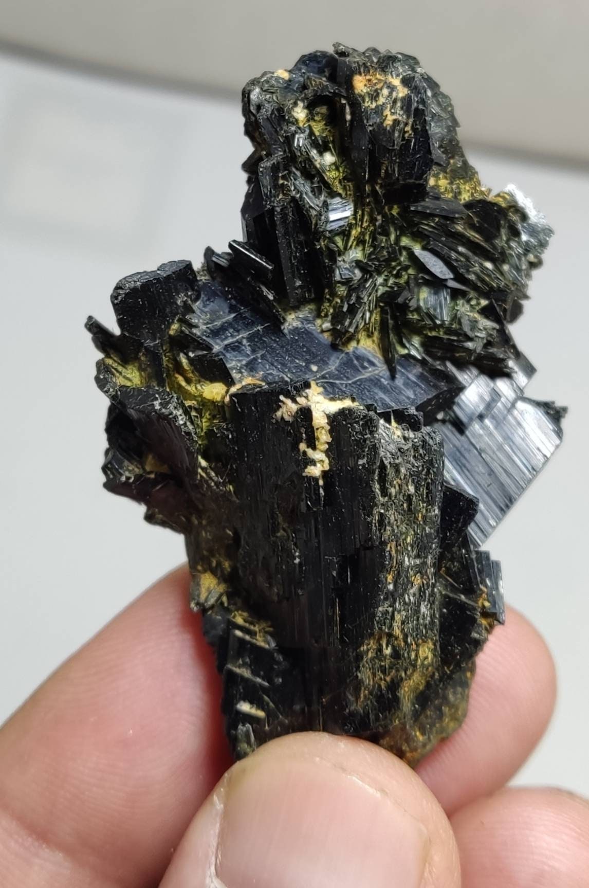 Single beautiful aesthetic aegirine crystals cluster specimen 45 grams