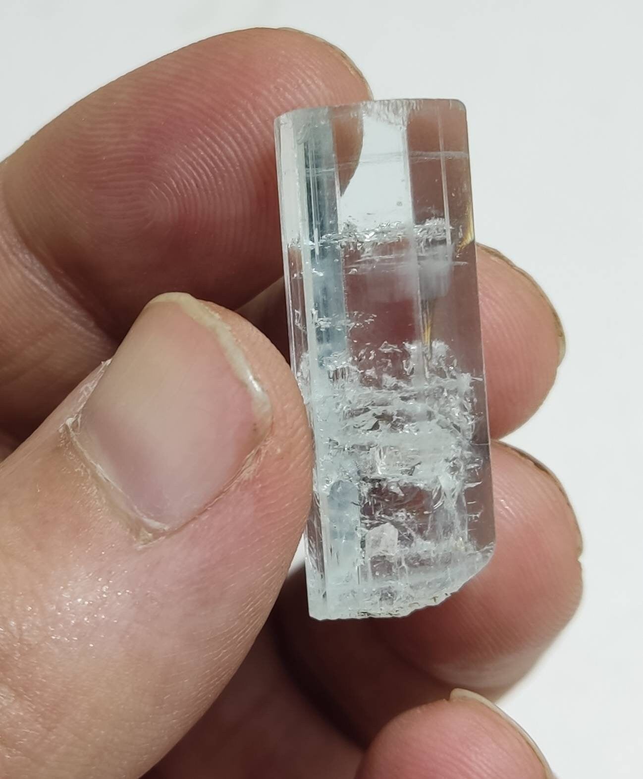 Beautiful Single well terminated Aquamarine crystal 9.3 grams