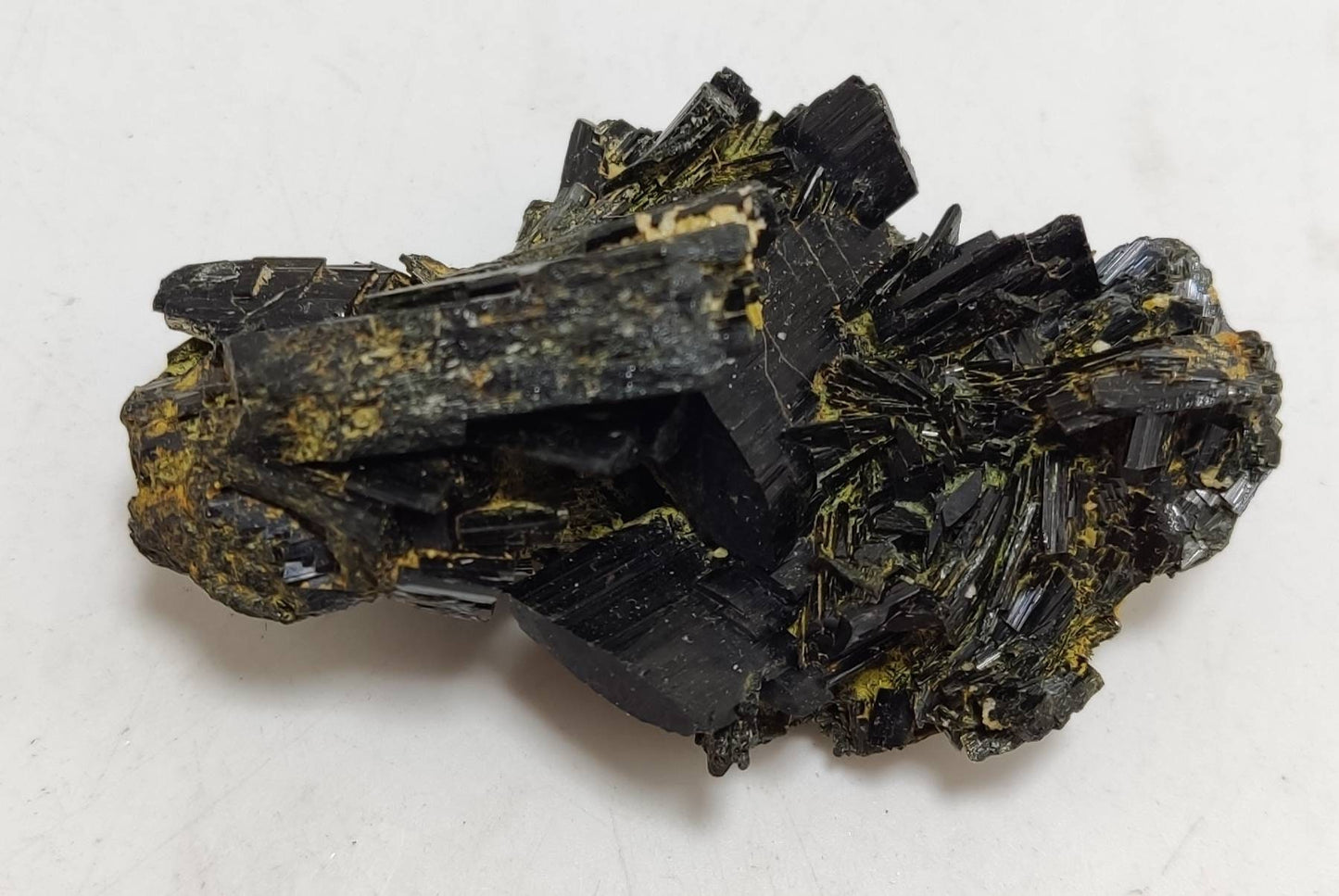 Single beautiful aesthetic aegirine crystals cluster specimen 45 grams