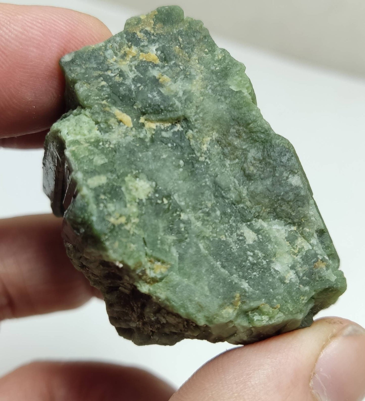 Green diopside crystal 139 grams