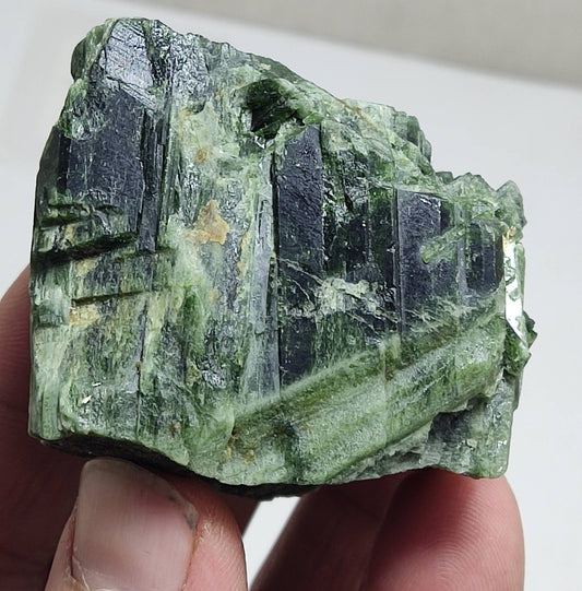 Green diopside crystal 139 grams