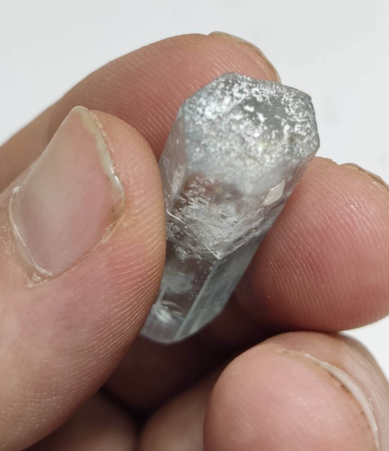 Beautiful Single well terminated Aquamarine crystal 9.3 grams