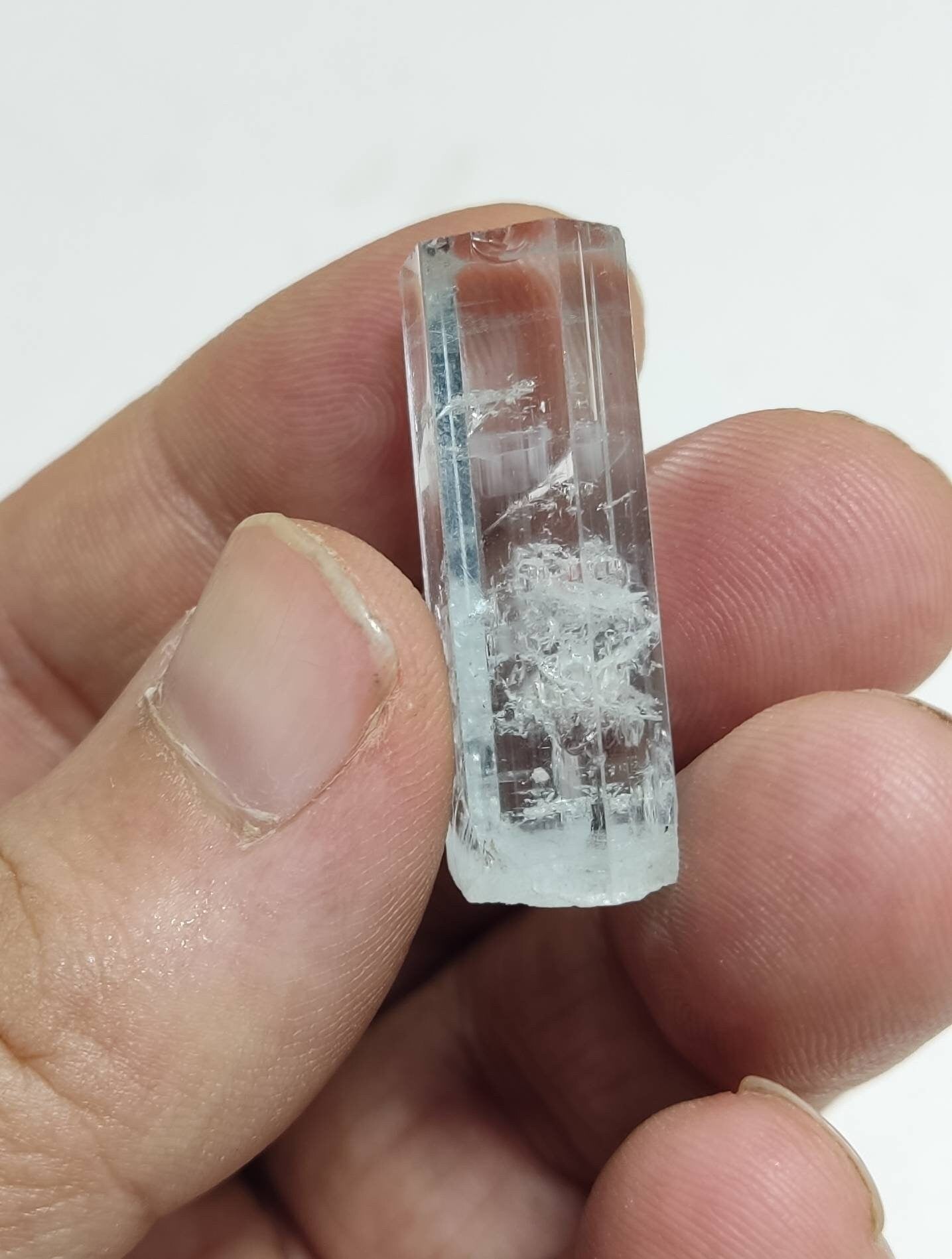 Beautiful Single well terminated Aquamarine crystal 9.3 grams