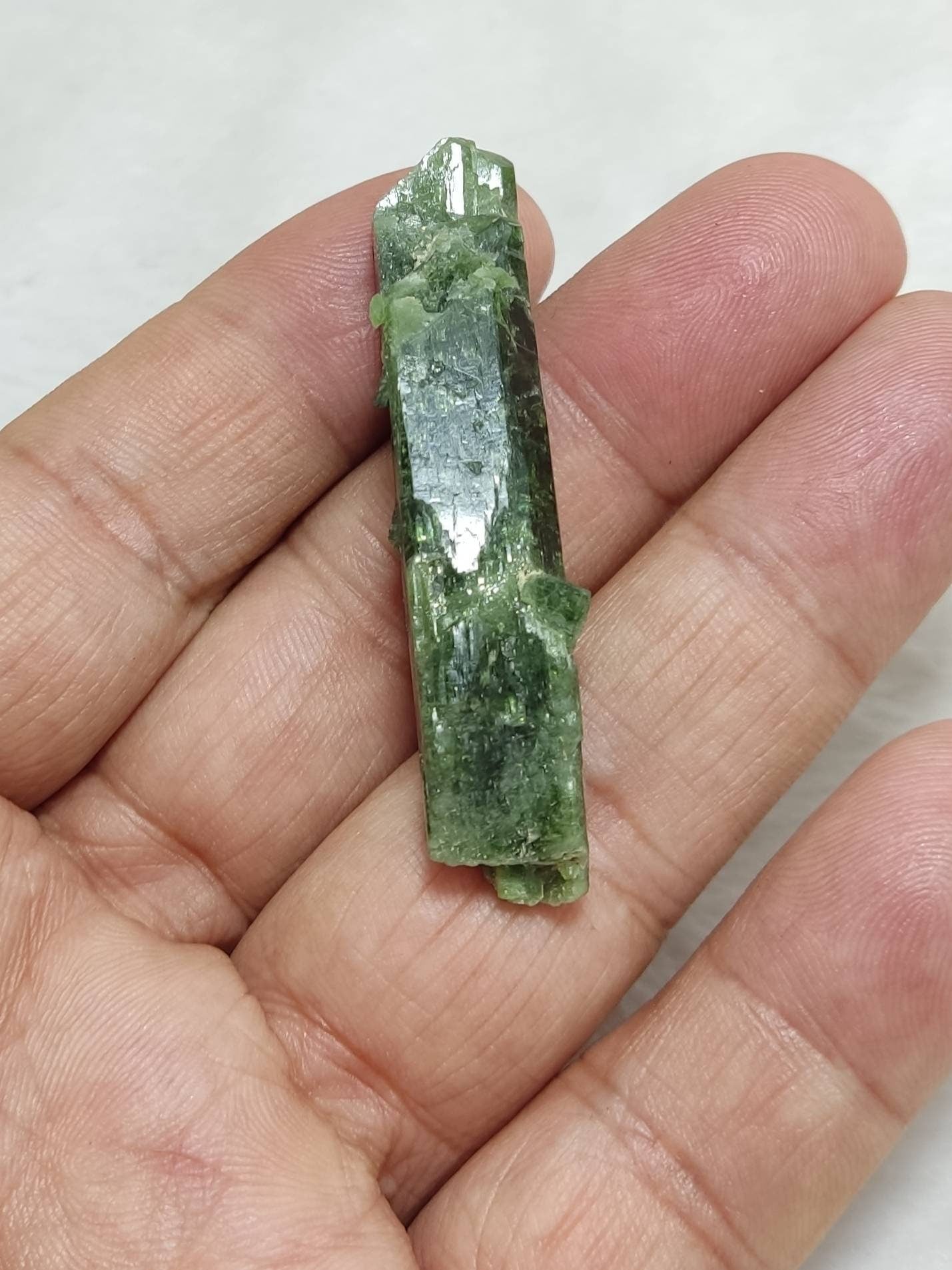 Green diopside crystal 16 grams