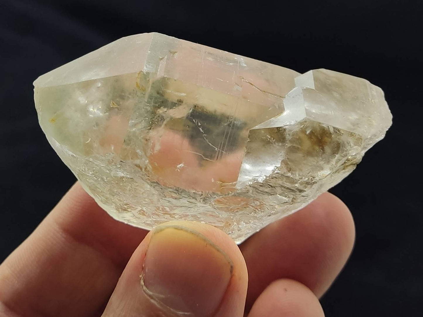 An amazing clear Quartz Crystal with beautiful terminations 104 grams