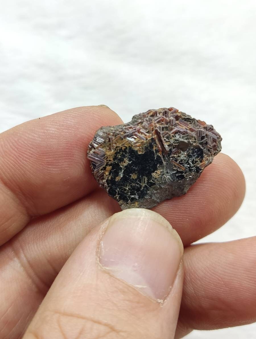 Rutile variety saginite on hematite 5 grams