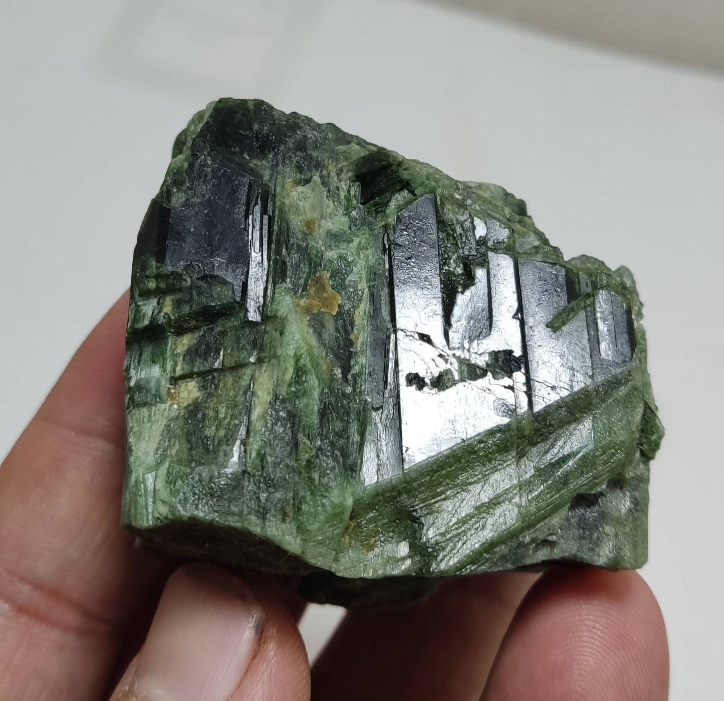 Green diopside crystal 139 grams