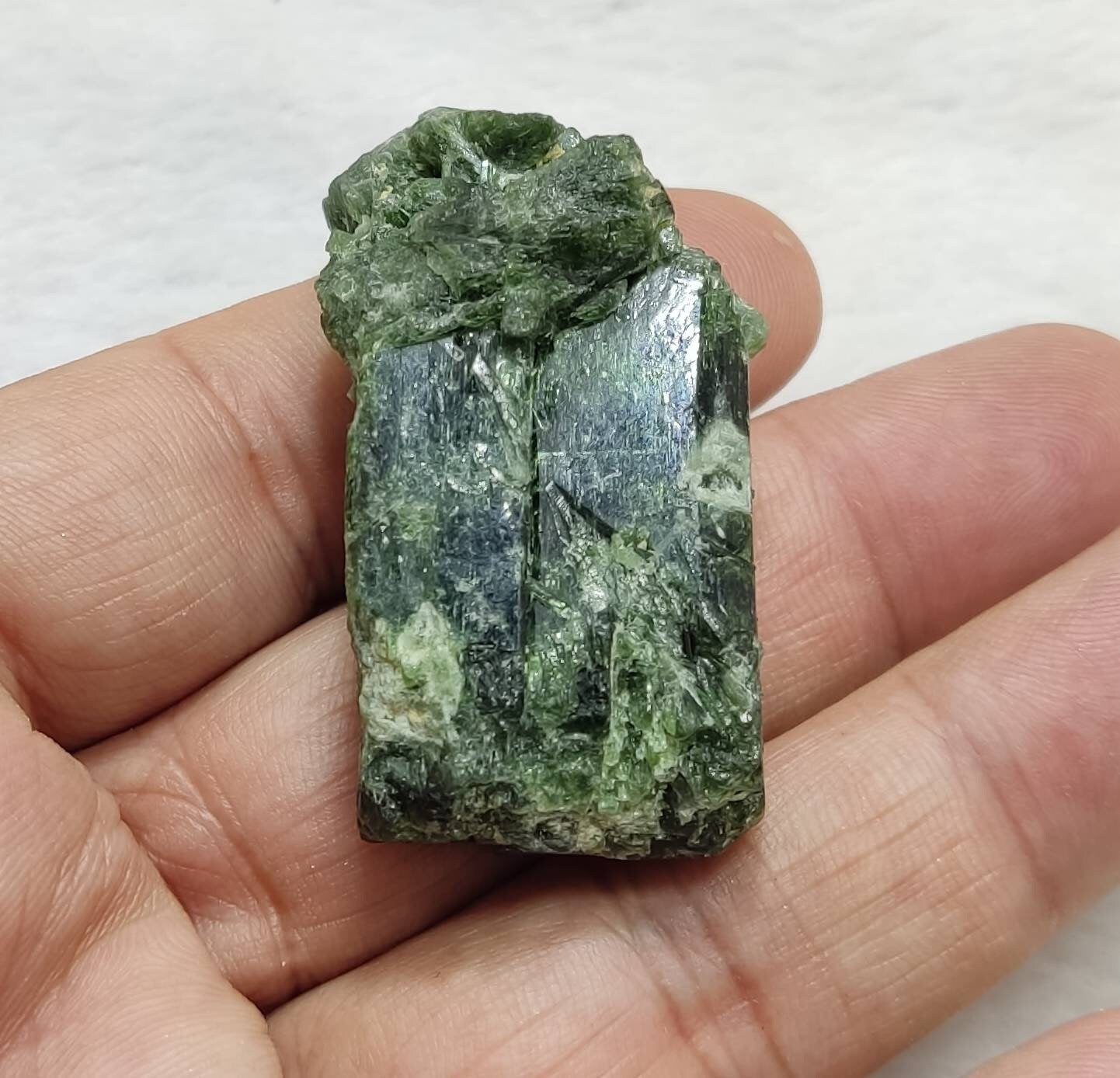 An amazing specimen of diopside crystal 42 grams