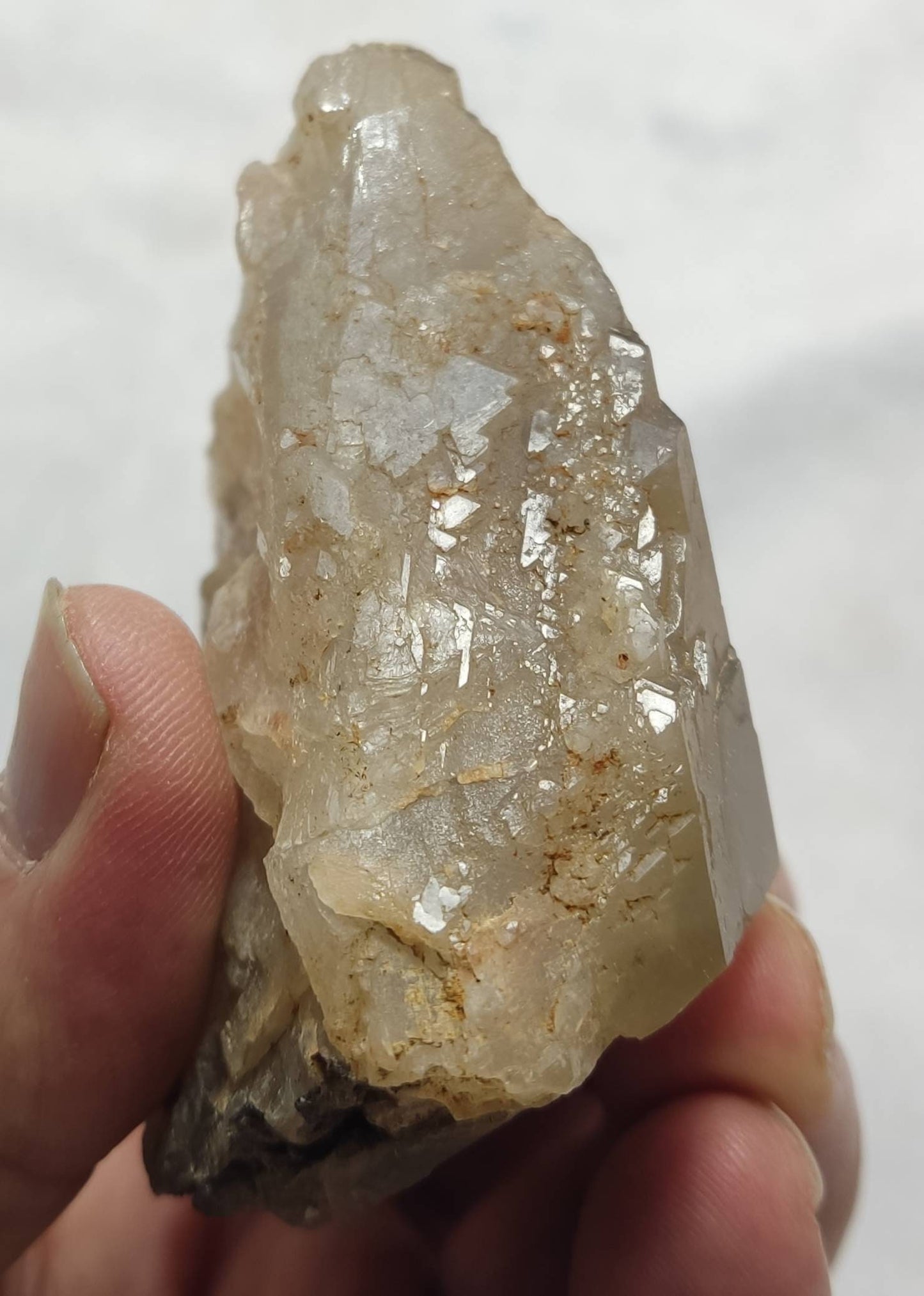 An amazing Beautiful specimen of terminated Quartz Crystal 292 grams