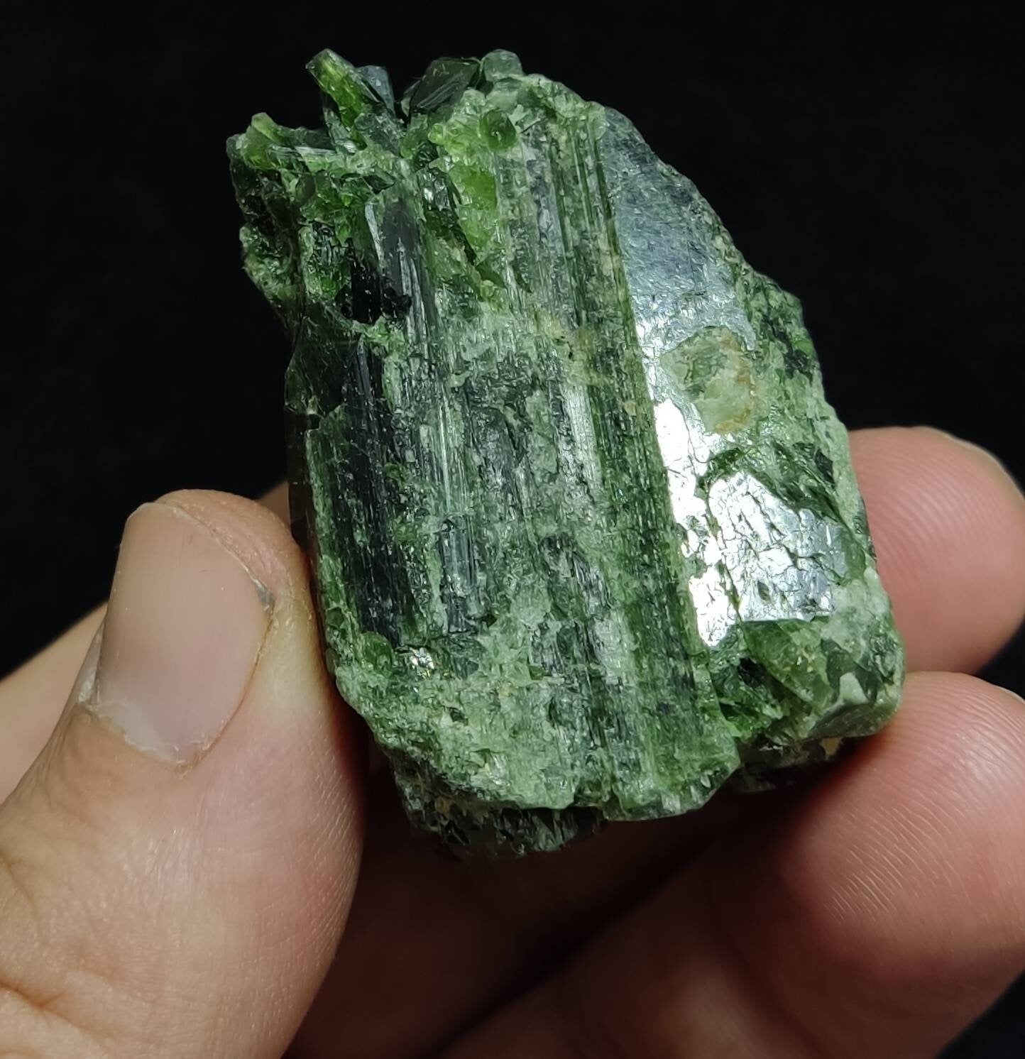 Green diopside crystal 95 grams