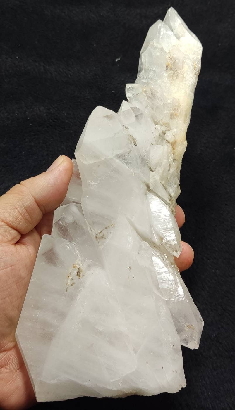 An aesthetic specimen of faden quartz crystal weighting 1kg plus