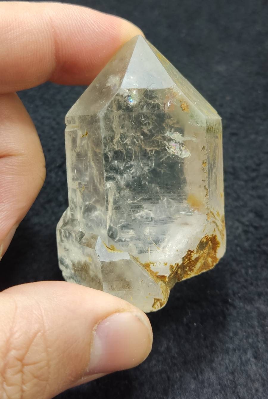 An amazing clear Quartz Crystal with beautiful terminations 104 grams