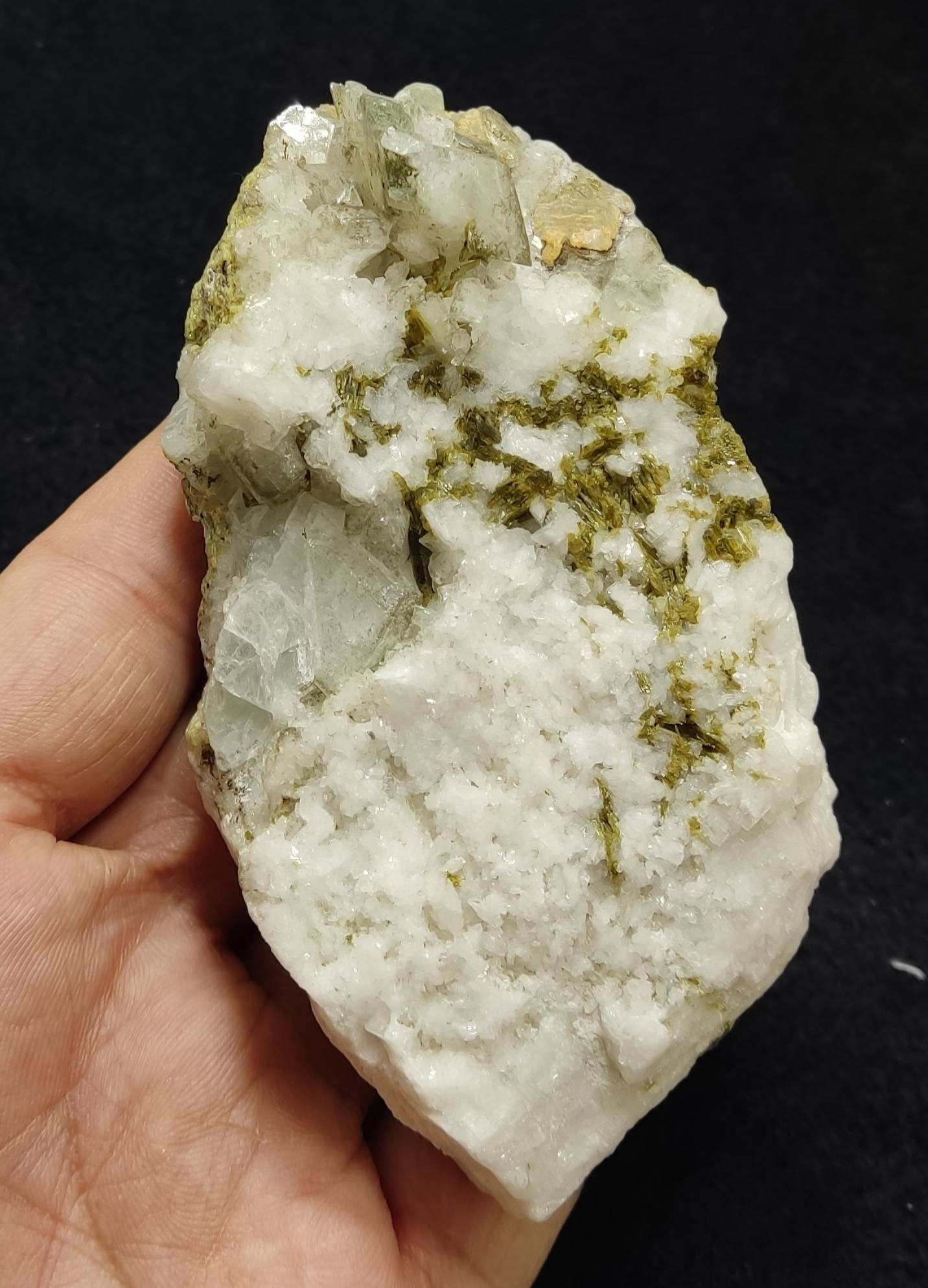 An aesthetic specimen of feldspar with calcite and epidotes 287 grams