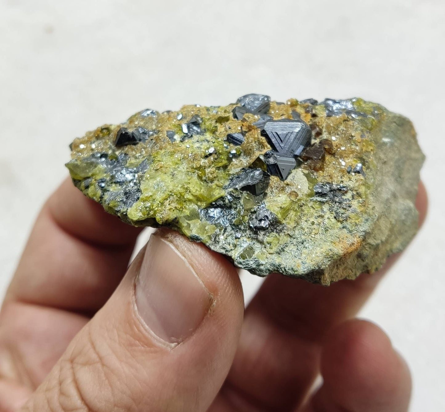 Magnetite with epidotes 85 grams