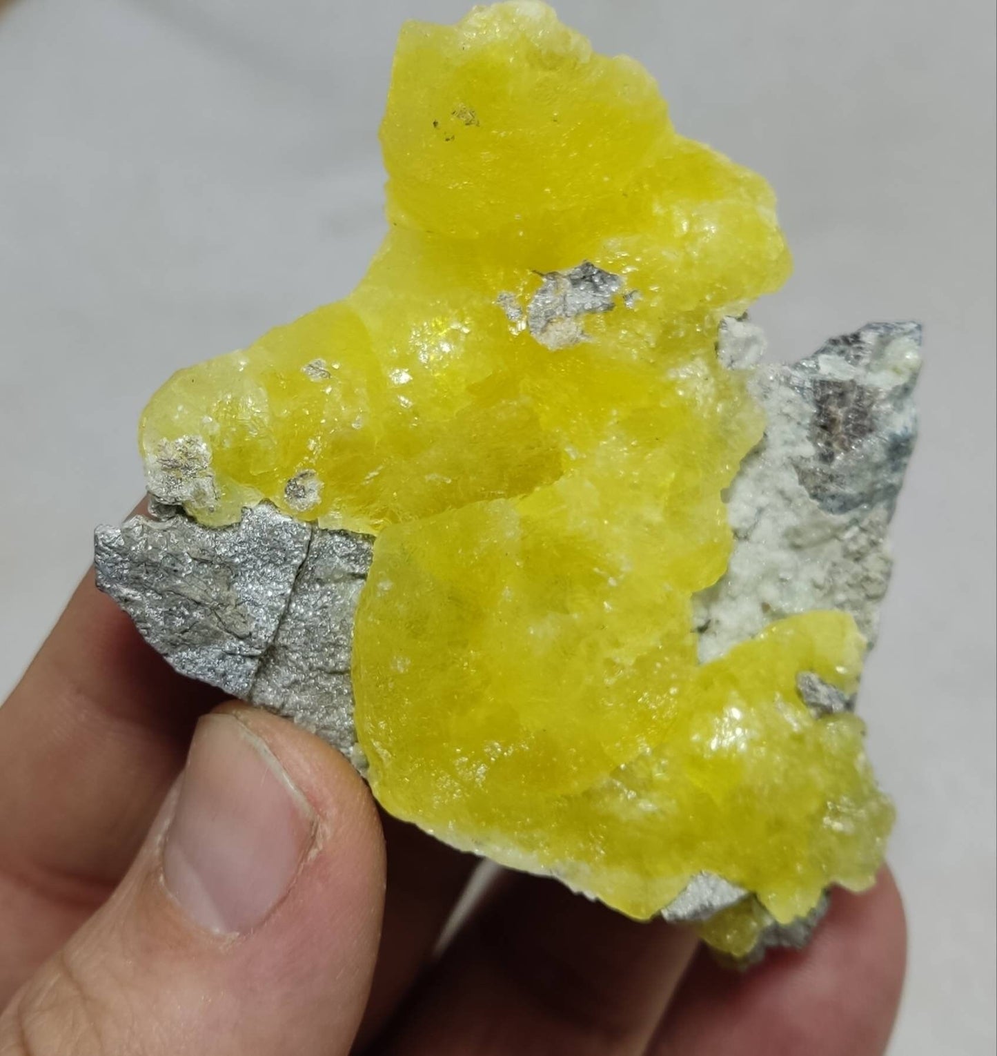 Natural yellow Brucite crystal specimen with chromite 57 grams