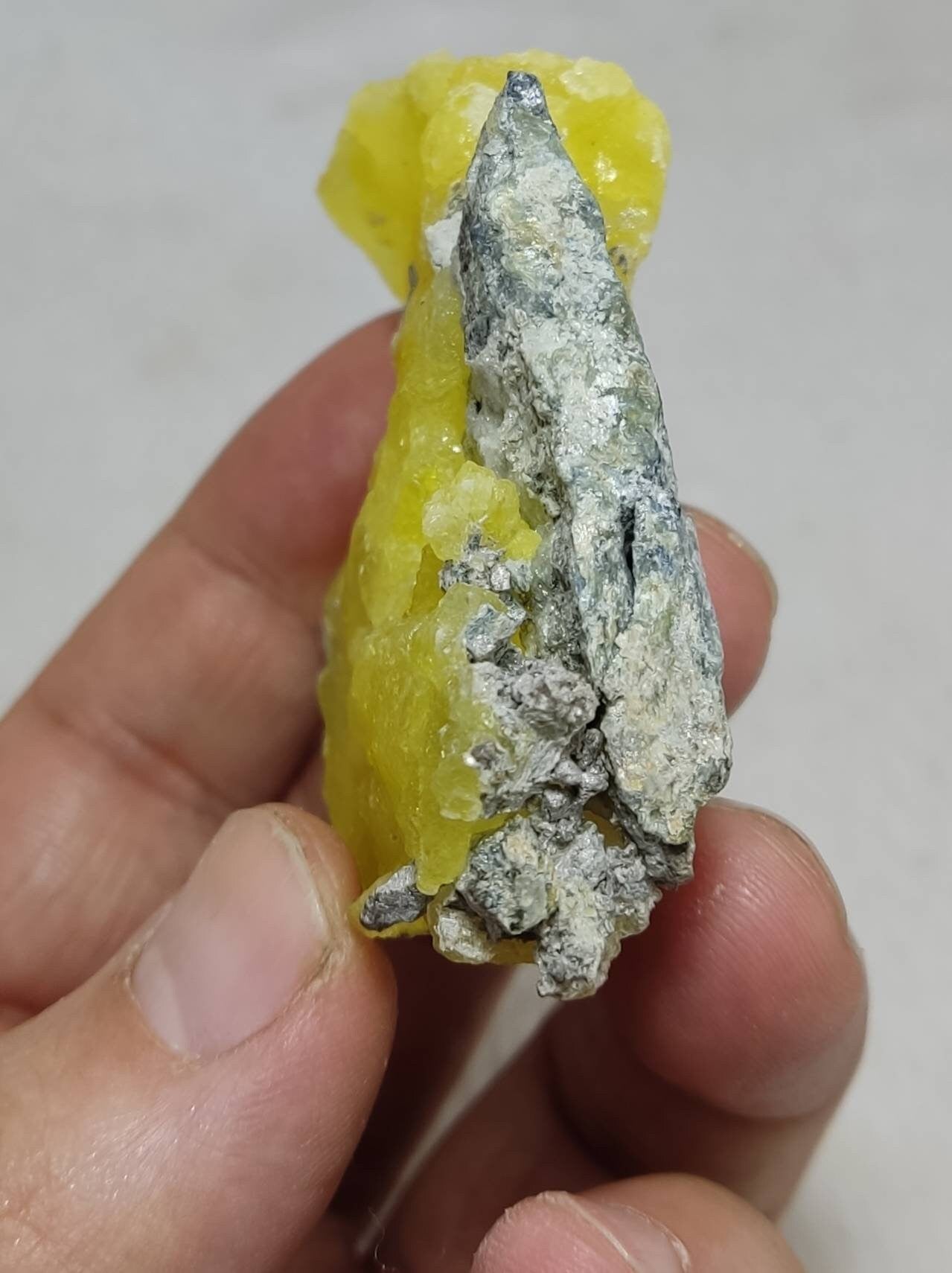 Natural yellow Brucite crystal specimen with chromite 57 grams