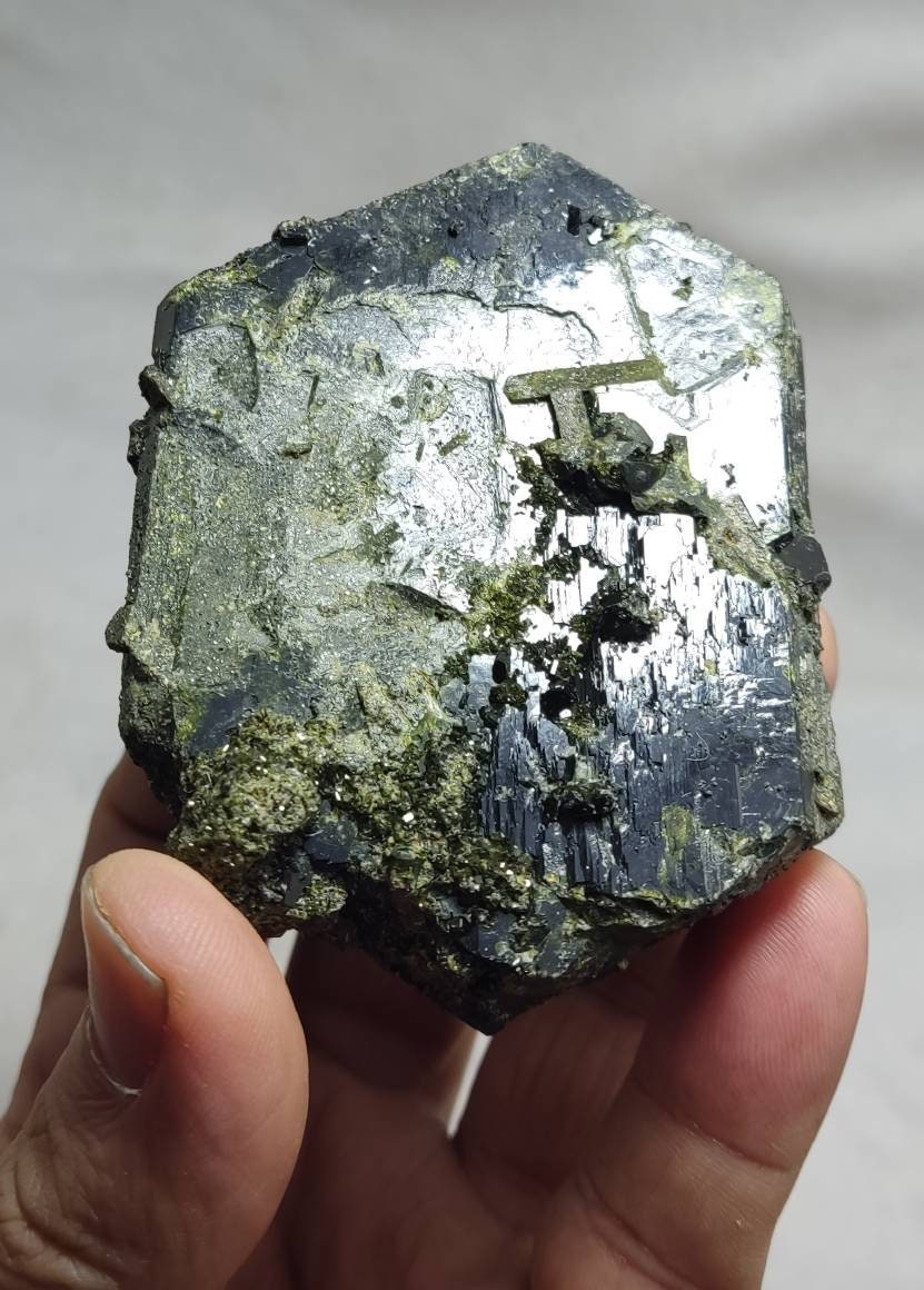 Dark green color Epidote crystal 332 grams