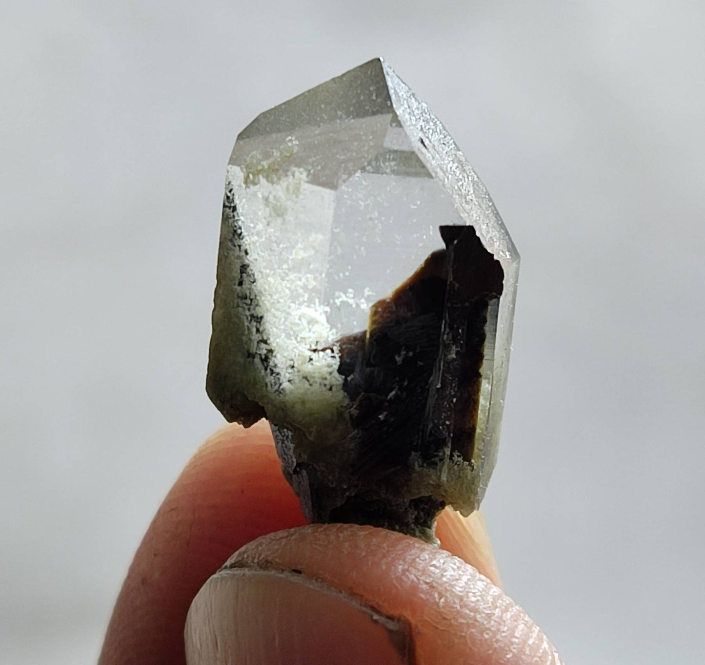 Brookite included Quartz Crystals 5 pieces