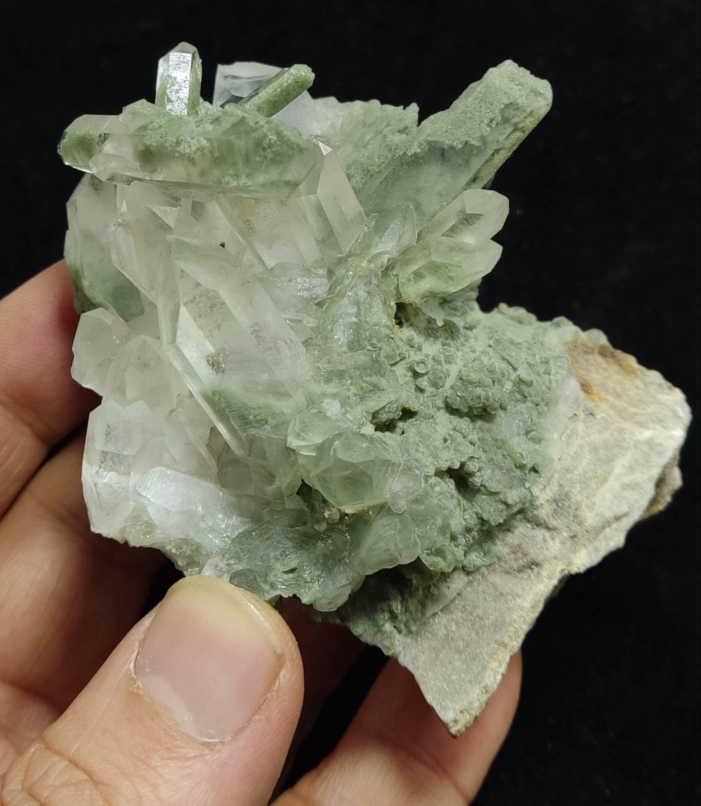 Terminated Chlorite Quartz crystals cluster 210 grams