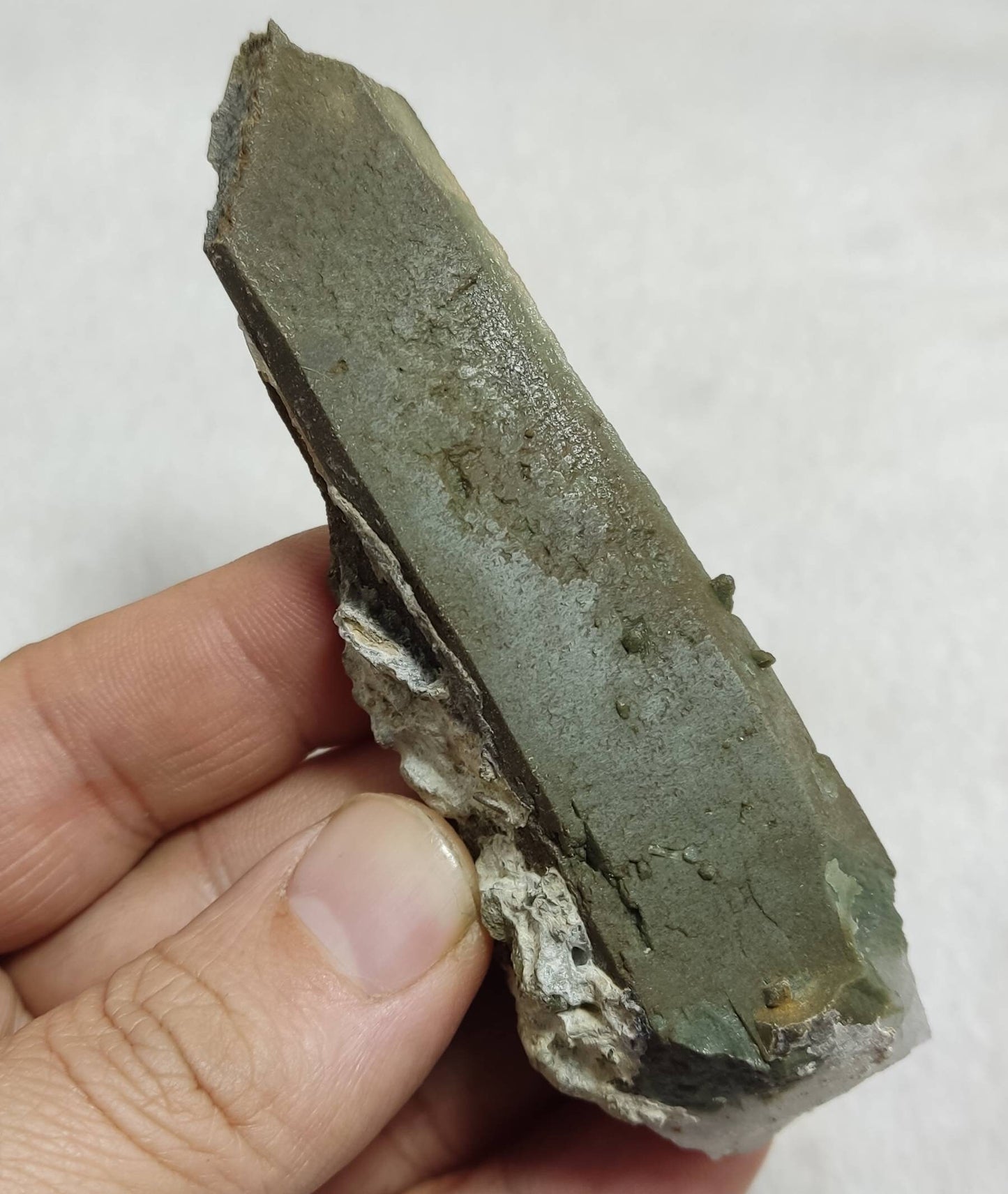 An Aesthetic single beautifully terminated Chlorite Quartz crystal 94 grams