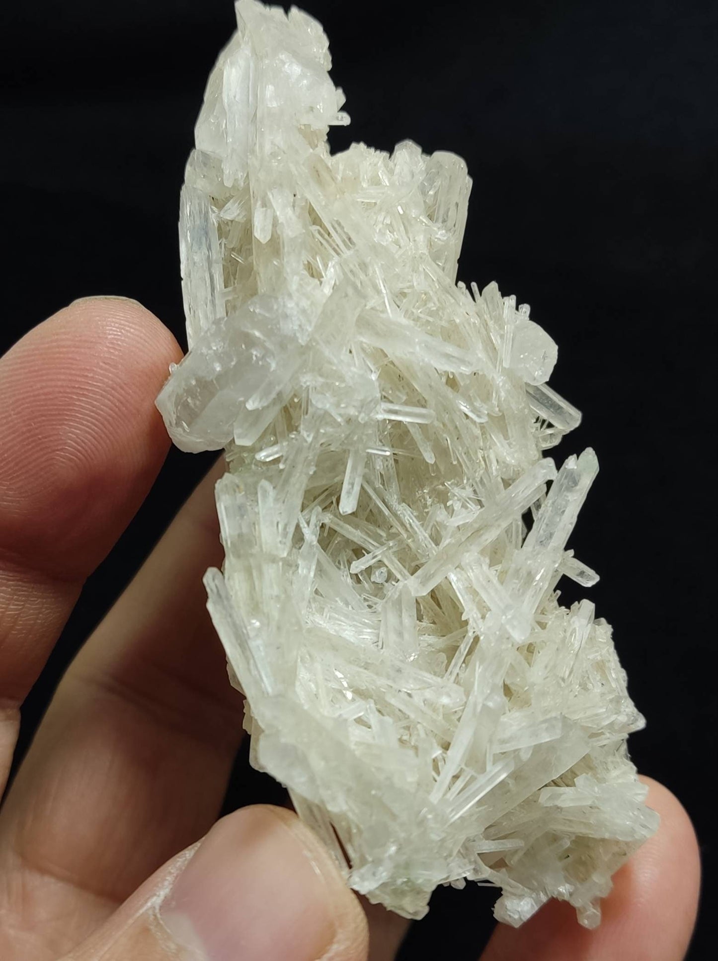 An amazing Aesthetic Natural Specimen of Terminated Quartz cluster 71 grams