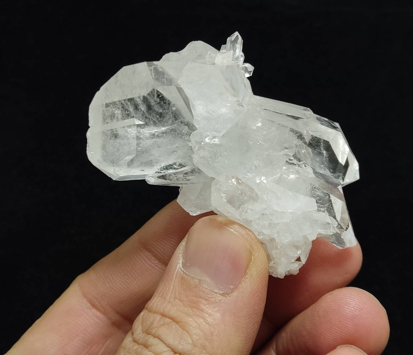 Natural Specimen of Terminated Quartz cluster 62 grams