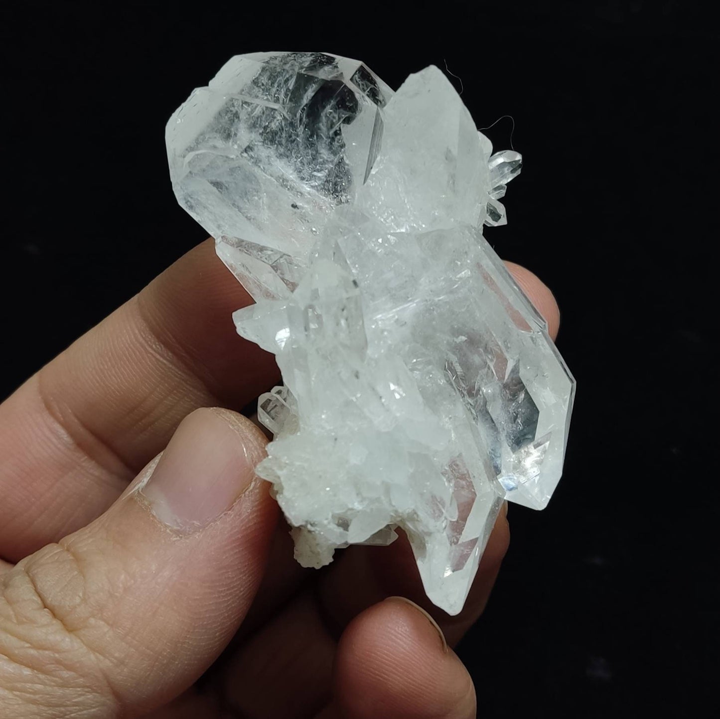 Natural Specimen of Terminated Quartz cluster 62 grams