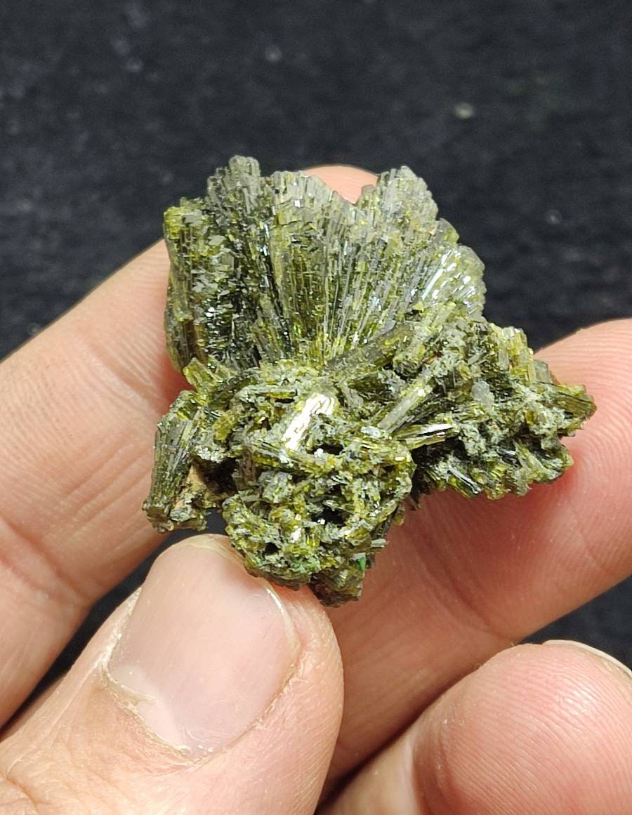 Lusterous Epidote crystals 20 grams