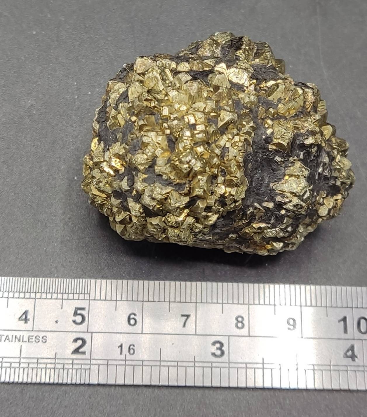 An amazing specimen of pyrite/marcasite 165 grams