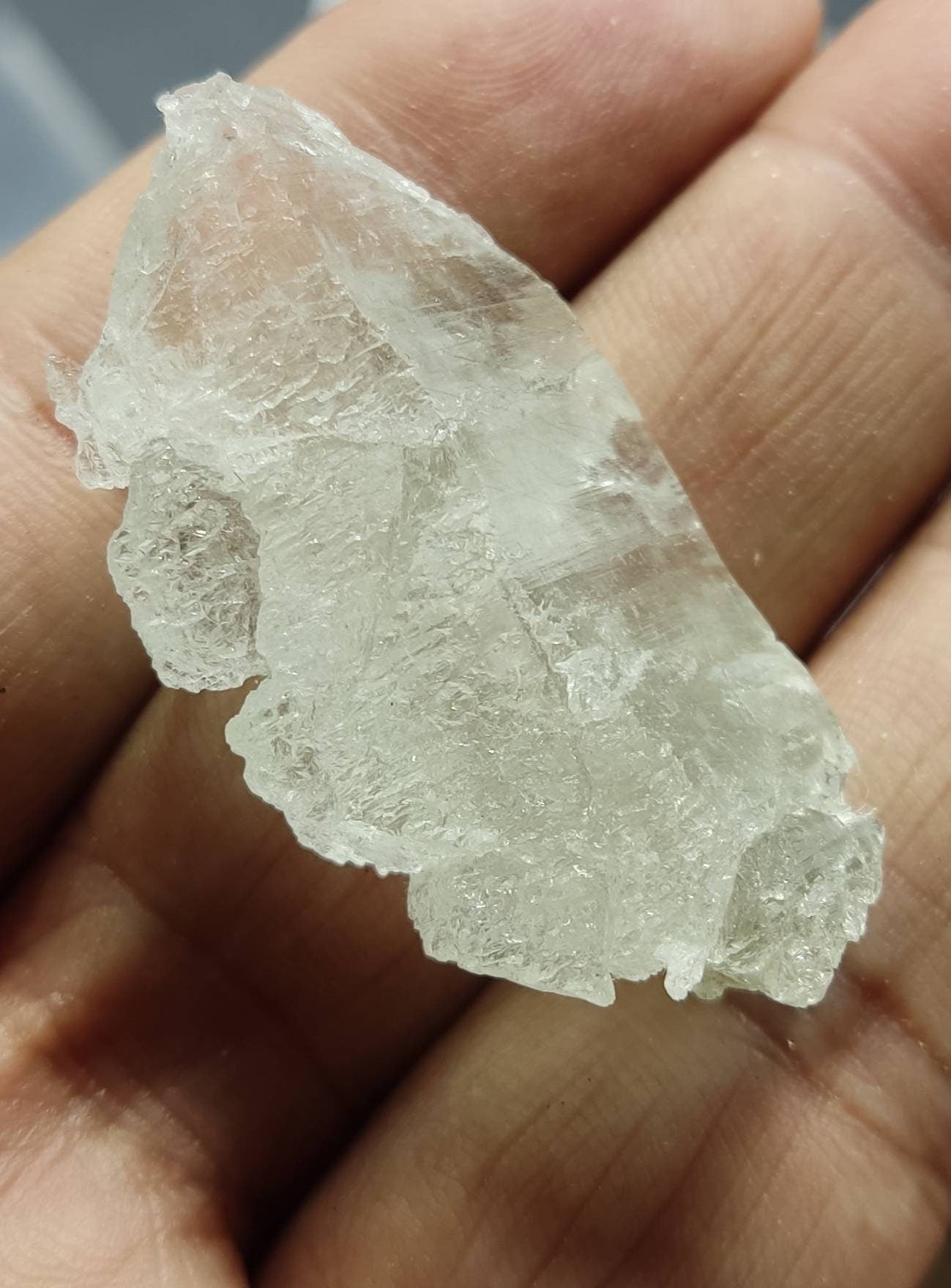 Etched quartz with byss-olite inclusions 14 grams